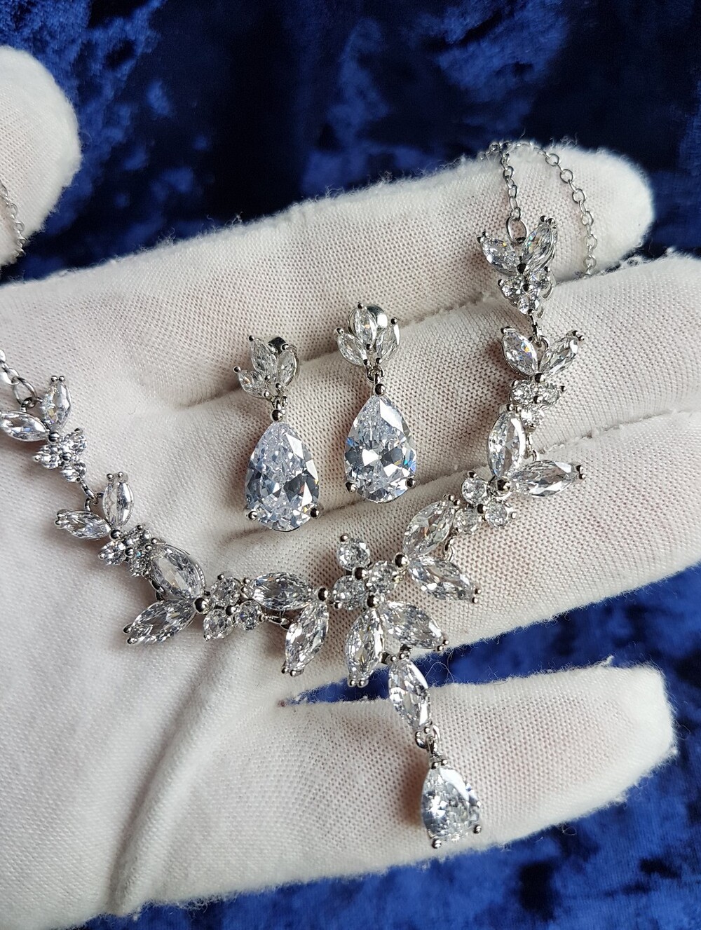 Swarovski Elements Platinum Marquis Teardrop Leaf Chain Necklace & Earrings SET - Picture 9 of 14